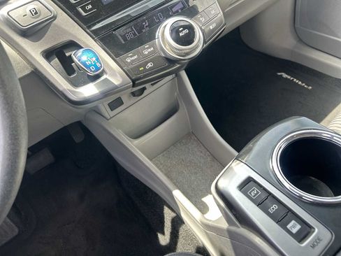 Used 2017 Toyota Prius V Three FWD image 20