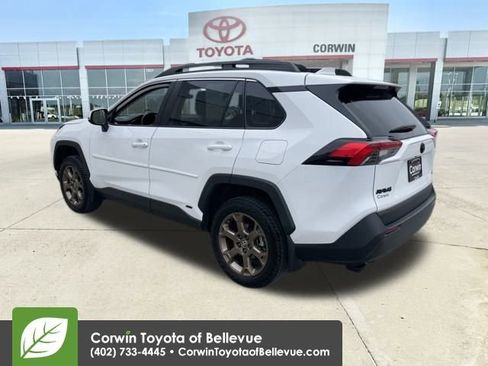 Used 2023 Toyota RAV4 AWD Hybrid image 3