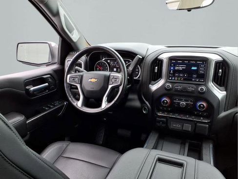 Used 2021 Chevrolet Silverado 1500 LTZ w/ LTZ Premium Package AWD/4WD image 11