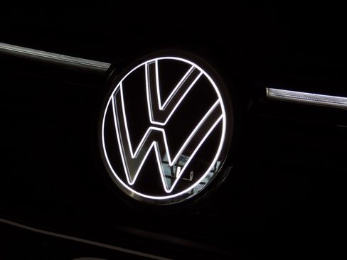 Used 2025 Volkswagen Golf image 15