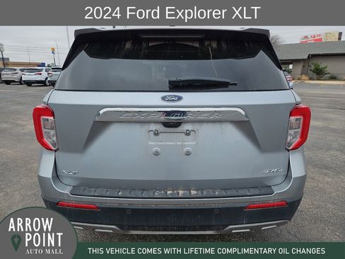 Used 2024 Ford Explorer XLT w/ Equipment Group 202A image 10