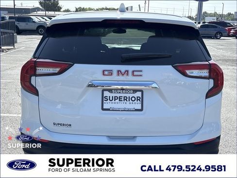 Used 2024 GMC Terrain SLE FWD image 5