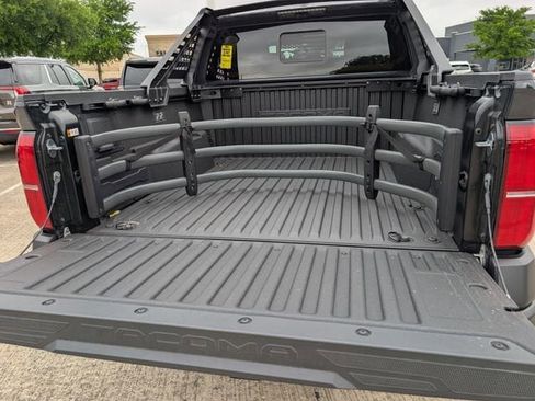 Used 2025 Toyota Tacoma Trailhunter image 28