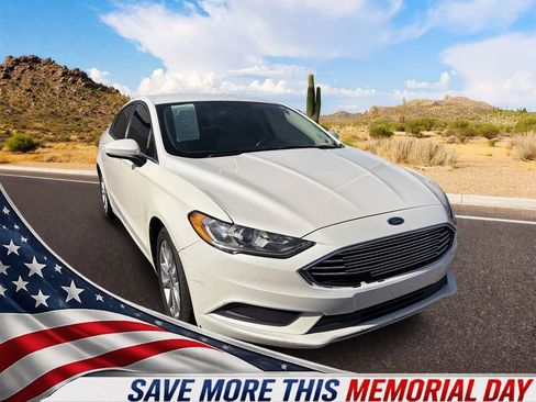Used 2017 Ford Fusion SE FWD image 1