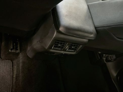 Used 2022 Toyota RAV4 LE w/ Carpet Mat Package (TMS) AWD/4WD image 27