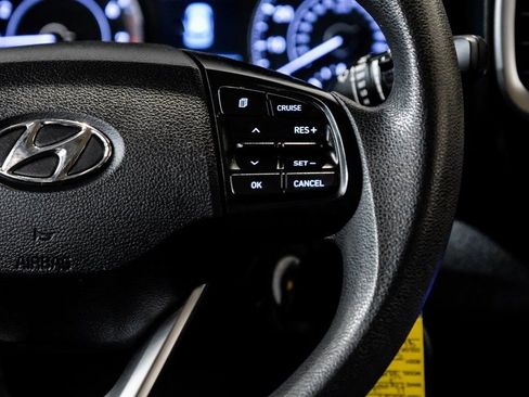 Used 2021 Hyundai Venue SE image 18