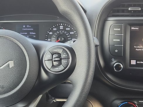 Used 2022 Kia Soul LX w/ Technology Package FWD image 16