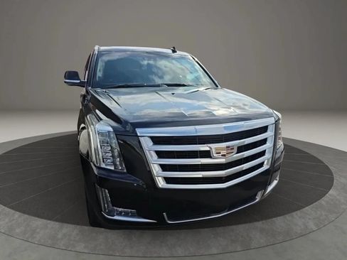 Used 2019 Cadillac Escalade Premium Luxury AWD/4WD image 9