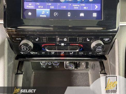 Used 2024 Jeep Grand Cherokee Altitude AWD/4WD image 25