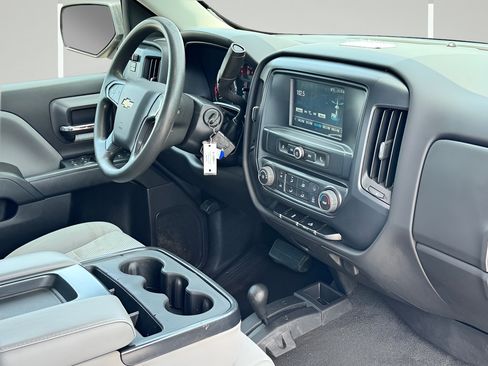 Used 2016 Chevrolet Silverado 1500 Custom w/ Custom Convenience Package AWD/4WD image 10