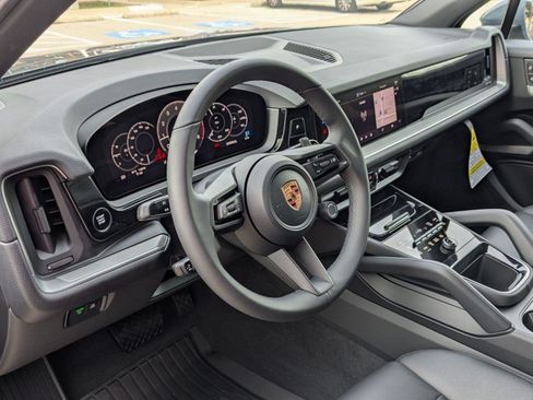 Certified 2026 Porsche Cayenne AWD/4WD image 4