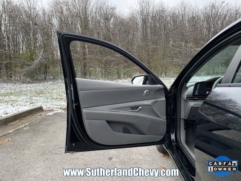 Used 2021 Hyundai Elantra SEL image 11