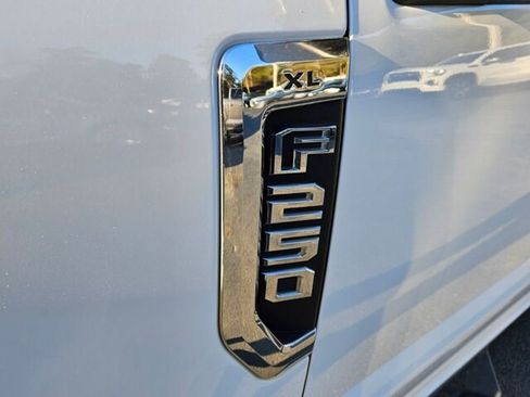 Used 2020 Ford F250 XL w/ Power Equipment Group image 18