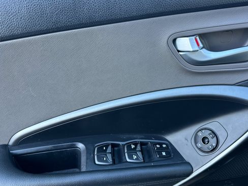 Used 2017 Hyundai Santa Fe Sport image 11