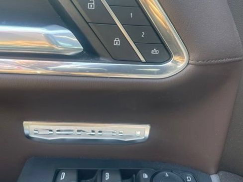 Used 2024 GMC Sierra 1500 Denali w/ Technology Package AWD/4WD image 7