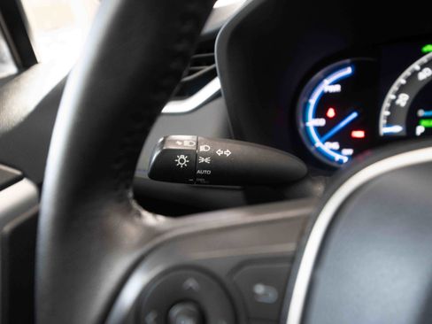 Used 2023 Toyota RAV4 SE image 14