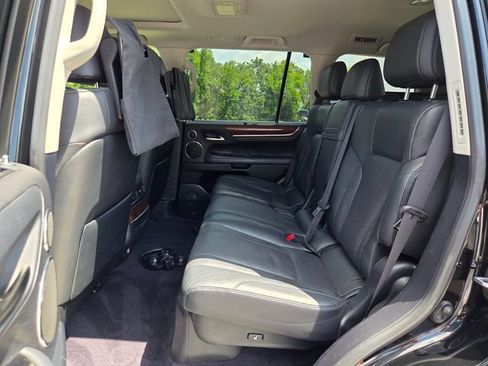 Used 2017 Lexus LX 570 4WD w/ Luxury Package image 13
