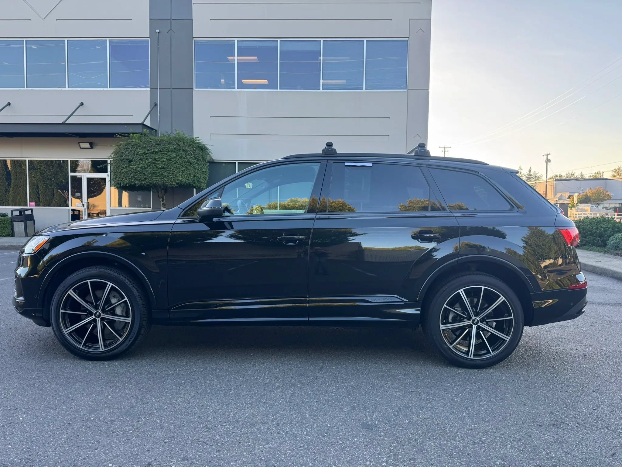 Used 2022 Audi Q7 3.0T Premium Plus w/ Premium Plus Package AWD/4WD image 6
