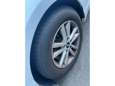 Used 2015 Hyundai Sonata SE w/ Option Group 09 FWD image 3