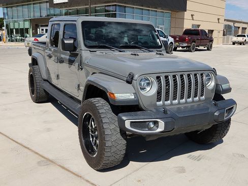 Used 2020 Jeep Gladiator Overland image 6