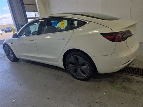 Used 2018 Tesla Model 3 Long Range image 8