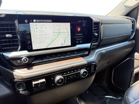 Used 2025 GMC Sierra 1500 SLT RWD image 12