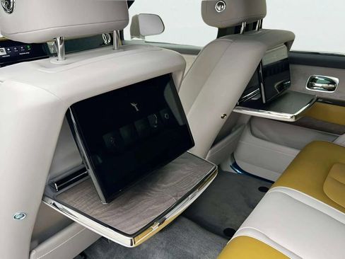 New 2026 Rolls-Royce Cullinan image 5