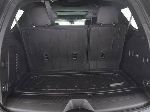 Used 2023 GMC Yukon SLT w/ SLT Premium Package image 31