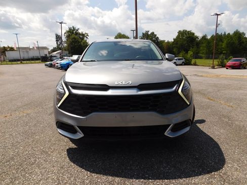 Used 2023 Kia Sportage LX FWD image 3