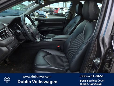 Used 2023 Toyota Camry SE image 16