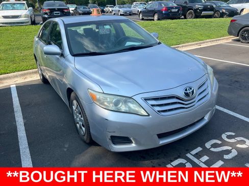 Used 2011 Toyota Camry FWD image 2