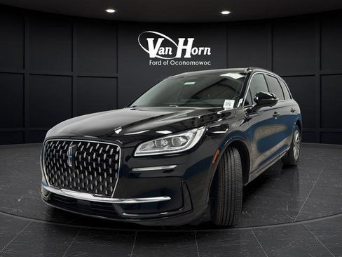Used 2025 Lincoln Corsair Grand Touring w/ Equipment Group 301A AWD/4WD image 3