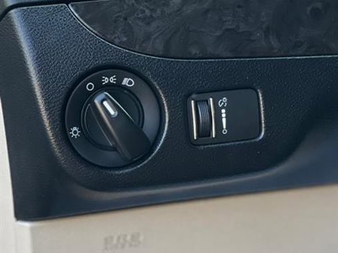 Used 2019 Dodge Grand Caravan SE image 11