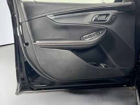 Used 2019 Chevrolet Impala LT image 17