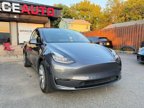 Used 2022 Tesla Model Y Long Range AWD/4WD image 4