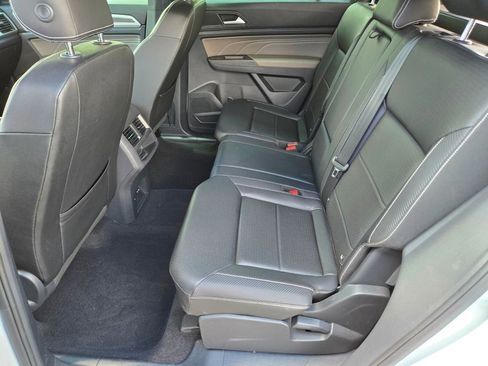 Certified 2023 Volkswagen Atlas Cross Sport SE w/ Black Wheel Package AWD/4WD image 9