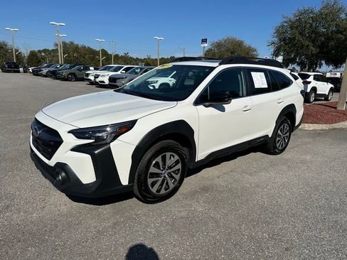 Used 2025 Subaru Outback Premium image 13