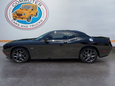 Used 2017 Dodge Challenger R/T w/ Cold Weather Group RWD image 3