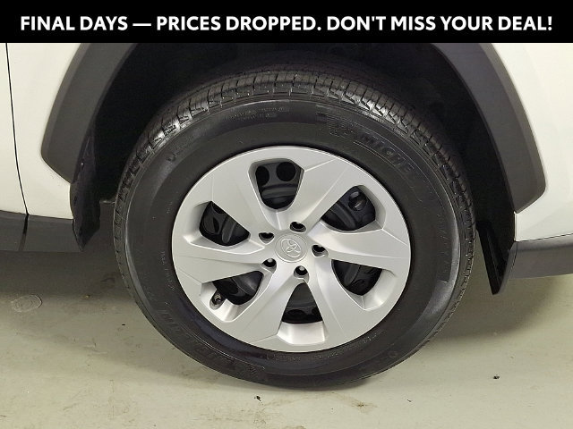 Used 2025 Toyota RAV4 LE FWD image 9