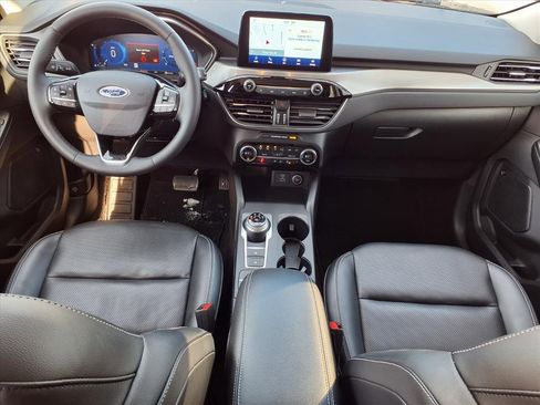 Used 2021 Ford Escape Titanium w/ Class II Trailer Tow Package image 10