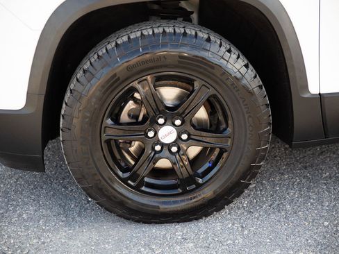 Used 2020 GMC Acadia AT4 image 9