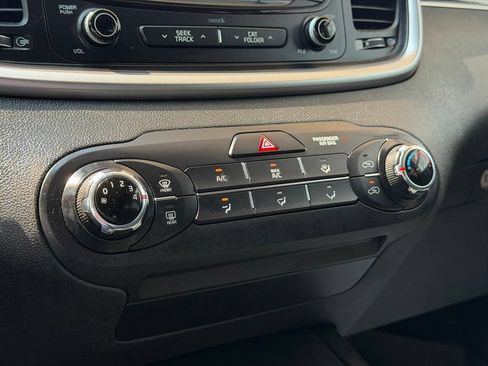 Used 2017 Kia Sorento AWD image 20