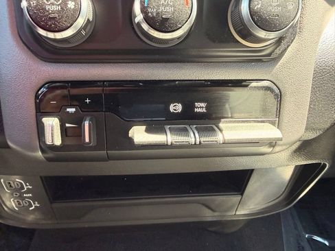 Used 2024 RAM 3500 Big Horn AWD/4WD image 30