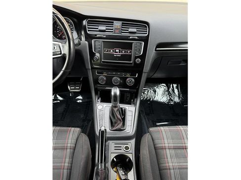 Used 2017 Volkswagen GTI S image 11