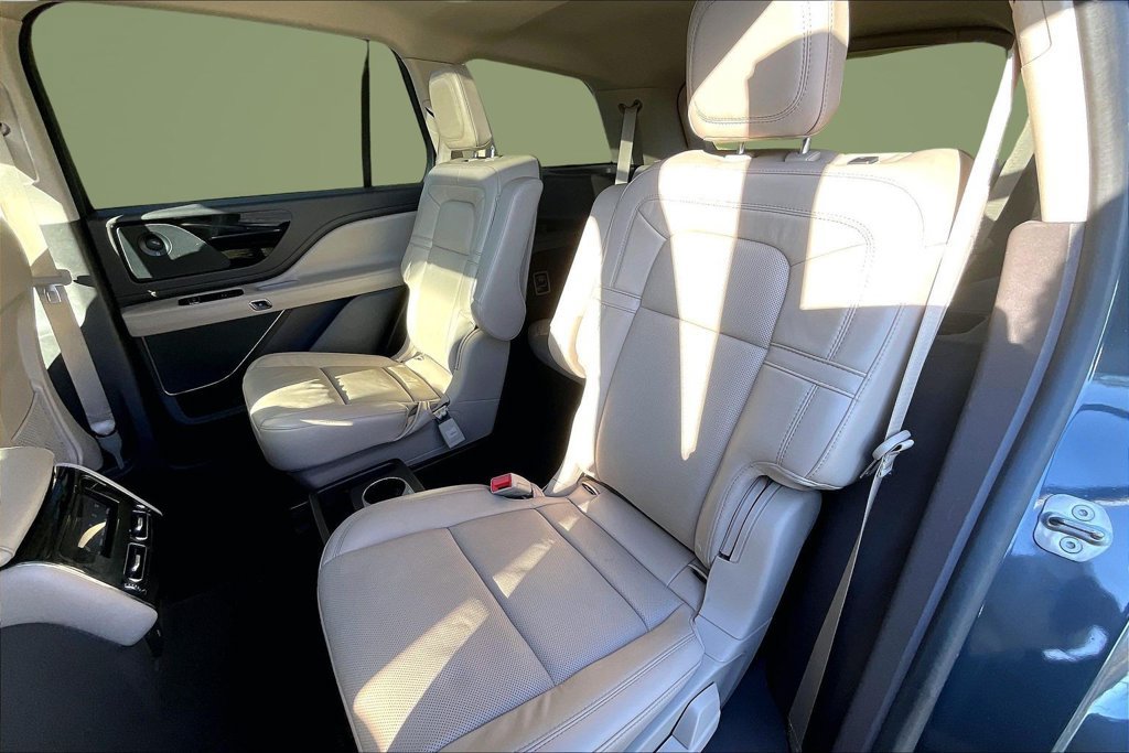 Used 2021 Lincoln Aviator Reserve w/ Equipment Group 201A RWD image 23