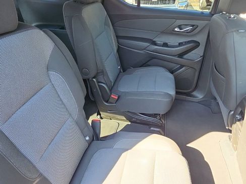Used 2023 Chevrolet Traverse LT FWD image 30
