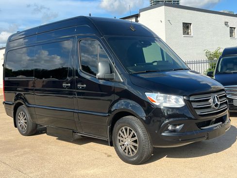 Used 2019 Mercedes-Benz Sprinter 144 image 5