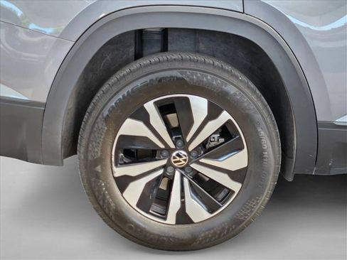 Used 2024 Volkswagen Atlas SE FWD image 19