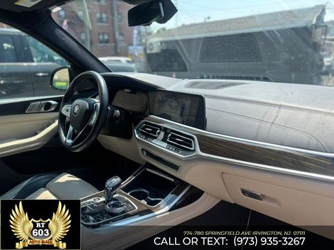 Used 2019 BMW X7 xDrive50i w/ Premium Package AWD/4WD image 19