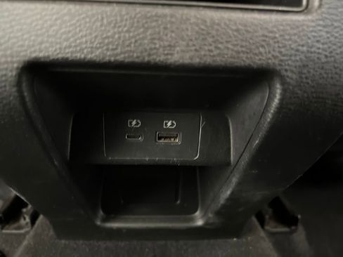 Used 2024 Mitsubishi Outlander SE image 24